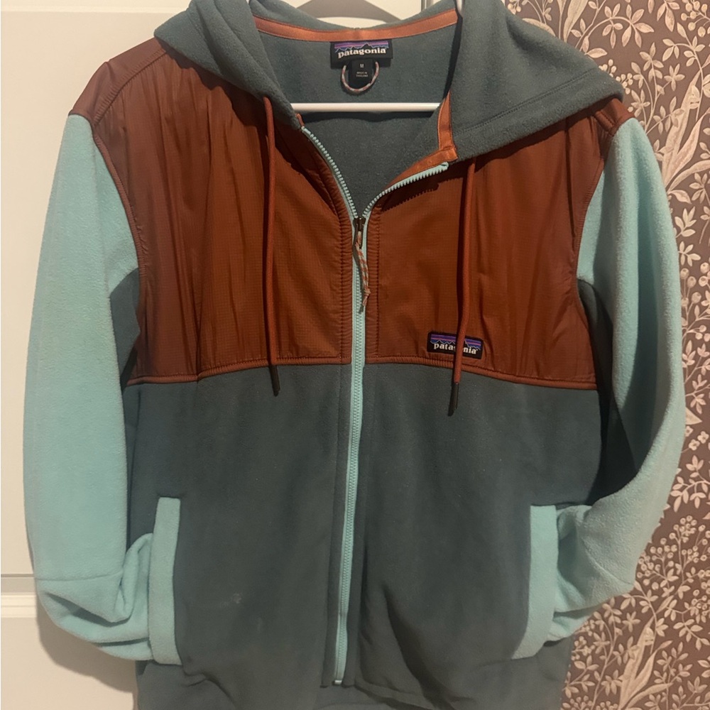 Patagonia women’s Aqua and Rust Hooded Puffer-Fleece Jacket